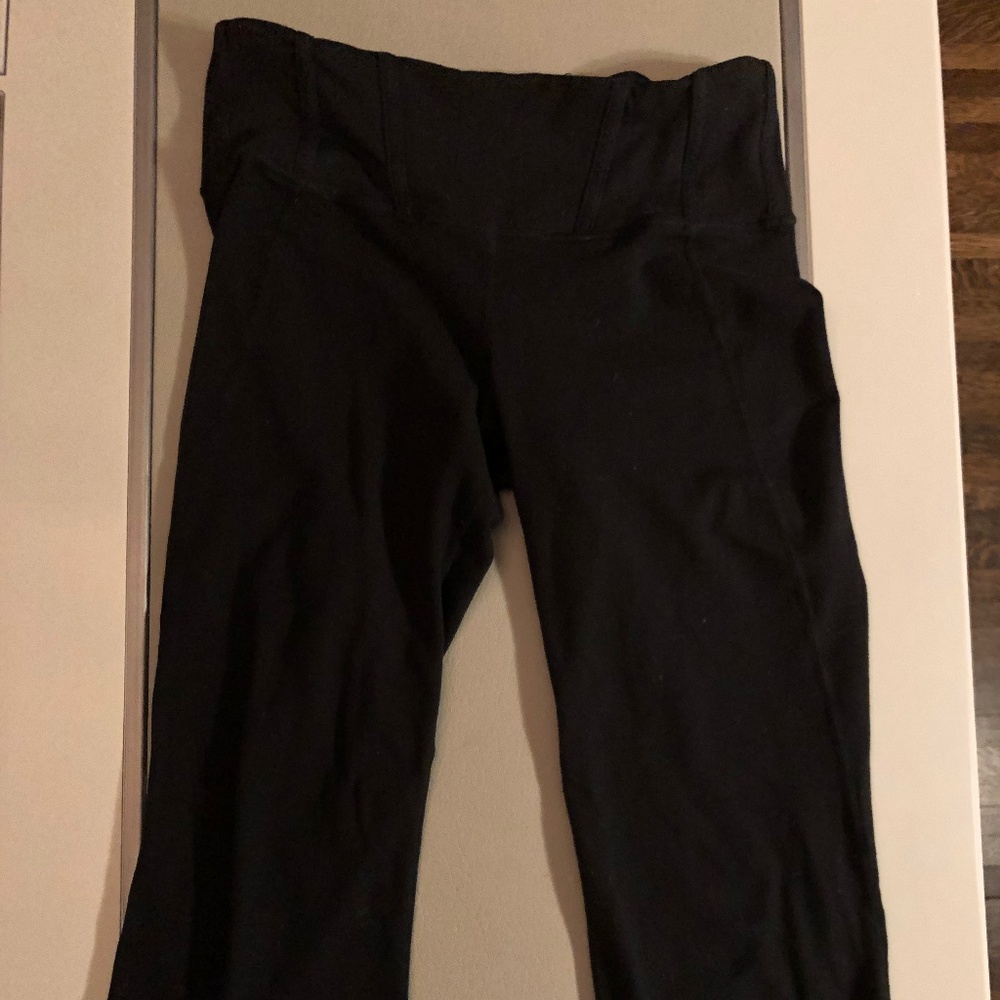 Lululemon size 8 "Gather and Crow" cropped legging